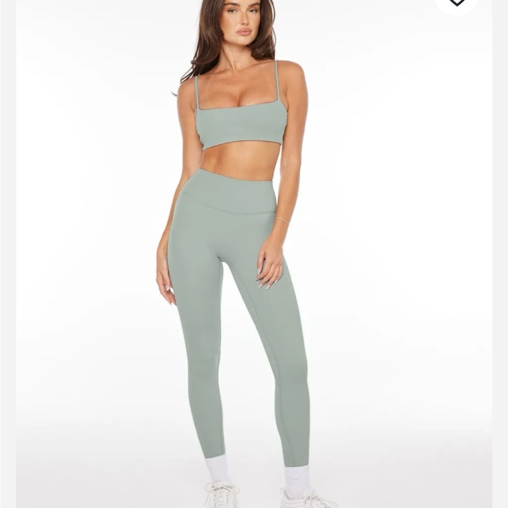 Crop Shop Boutique- Freedom Scrunch Leggings | Mineral size M